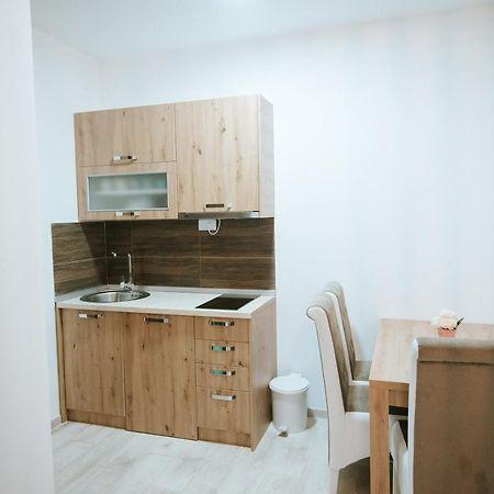 Kraljevi Konaci -Apartmani Bajka โคเปานิก ภายนอก รูปภาพ