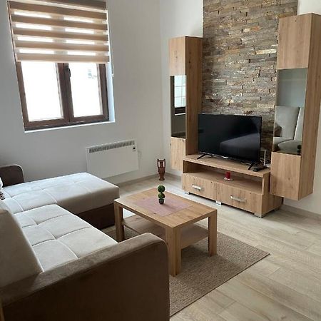 Kraljevi Konaci -Apartmani Bajka โคเปานิก ภายนอก รูปภาพ