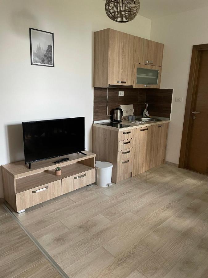 Kraljevi Konaci -Apartmani Bajka โคเปานิก ภายนอก รูปภาพ